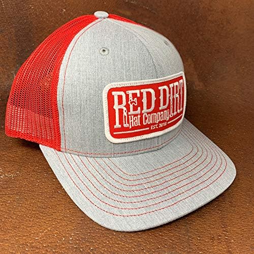 Red Dirt Hat Company označava podesivi šešir