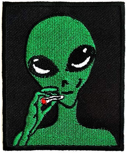 Jednomx 3pcs. Zeleni vanzemaljski pušenje ufo Nasa Face Funny flasteri crtani lik Logo Glačalo ili