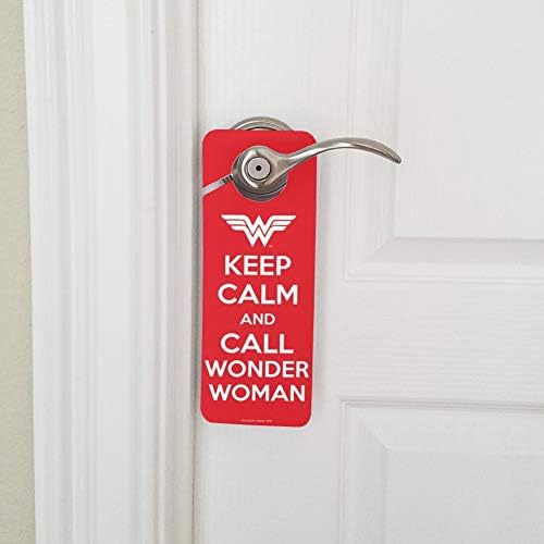 Grafika i više Wonder Woman Držite mirno i nazovite znak za vemote za vemote za vinovanje od plastičnih vrata