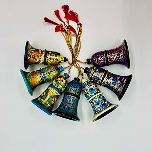 Hadaaya Handpainpainped papier mache visi za Božićno zvono za božićno drvo i ukrase za zabavu - paket 3 različite dizajne sa zlatnim visećim visećim visećim nizom i zvonom.